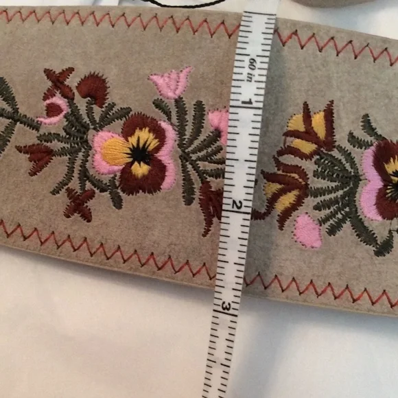 Embroidered Wide Fringe Belt - Picture 6 of 9